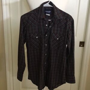 Wrangler pearl snap plaid button down shirt